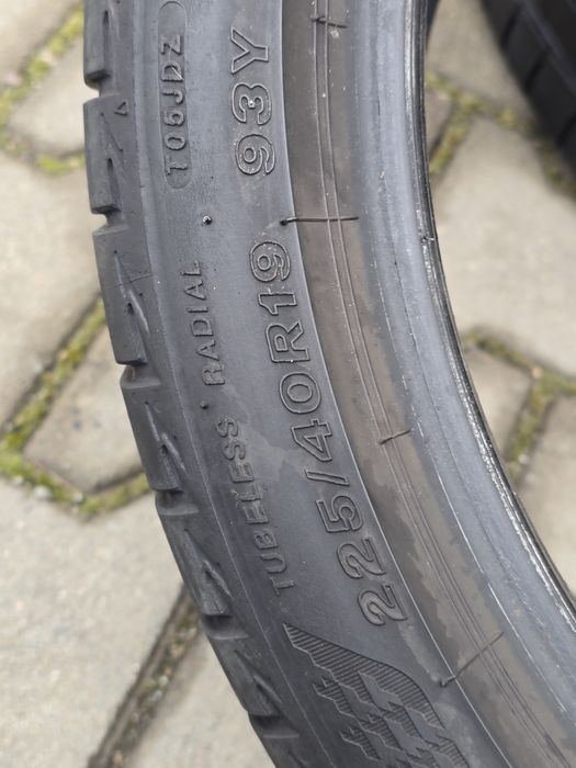 225 40 19 Bridgestone