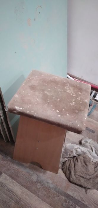 Продаю табуретку можно использовать для стройки