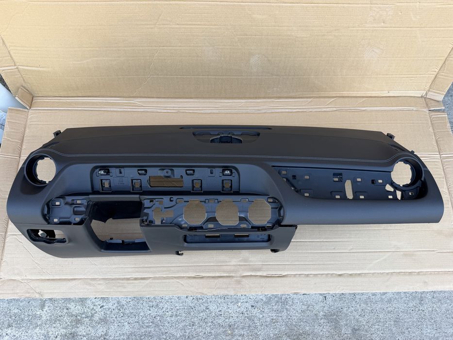 Plansa bord Mercedes GLA H247 2019-2026