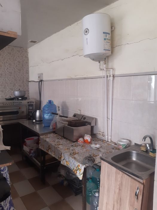 Kafe barcha jixozlari bilan 50 50 ishlatiladi