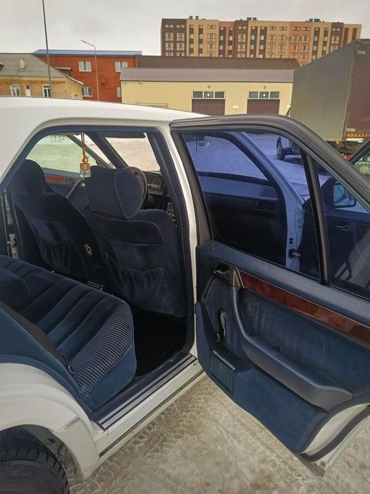 Mercedes E300 4 matic