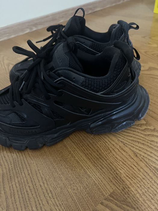 balenciaga track