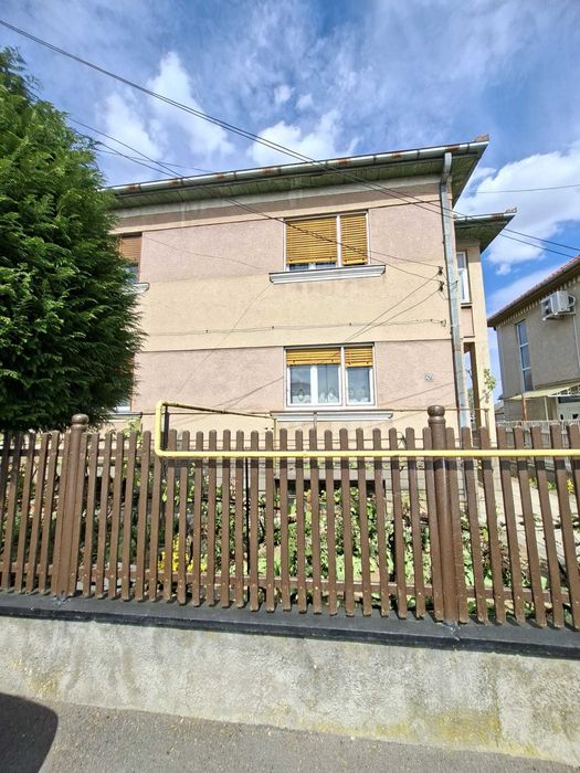 Casa de vanzare in zona linistita