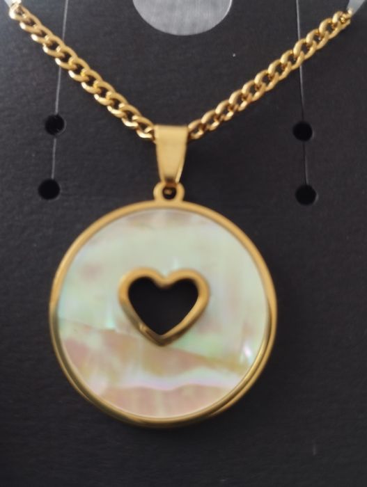 Колие от медицинска стомана