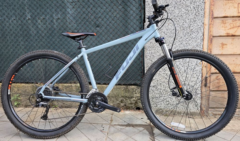 Алуминиев 29 цола L размер рамка Fuji nevada one 3x8 Shimano Като нов