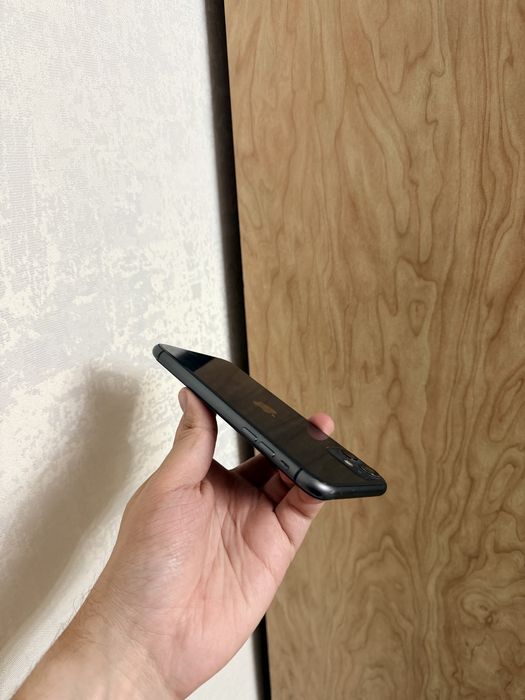 iPhone 11/64Gb - В отличном состоянии