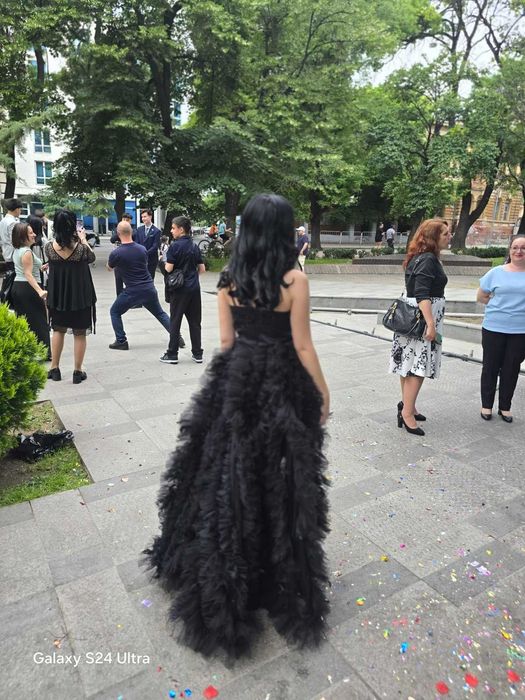 Продавам бална рокля