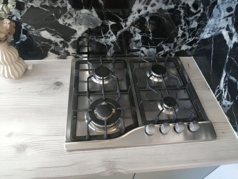 Кухонный гарнитур +мойка+газ