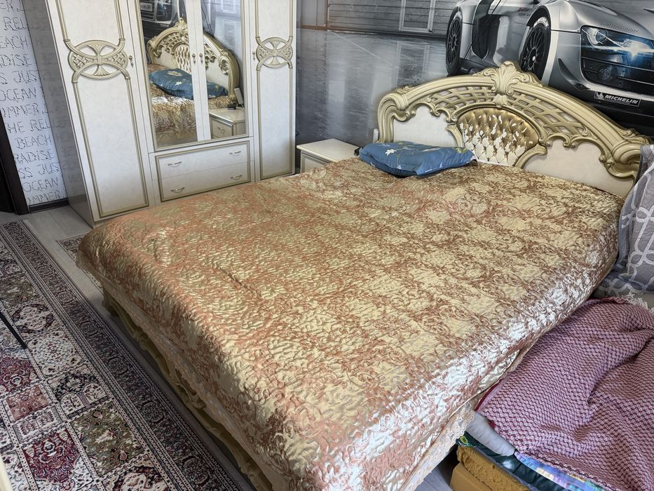 Спальный гарнитур