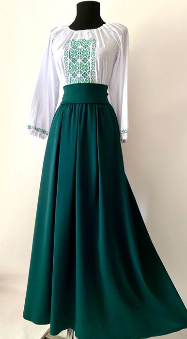 Costum damă , traditional, brodat