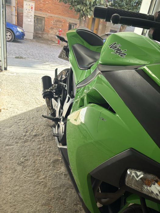 Kawasaki ninja 300