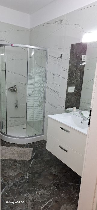 Închiriez în  regim hotelier garsoniera mare la parter, utilata comple