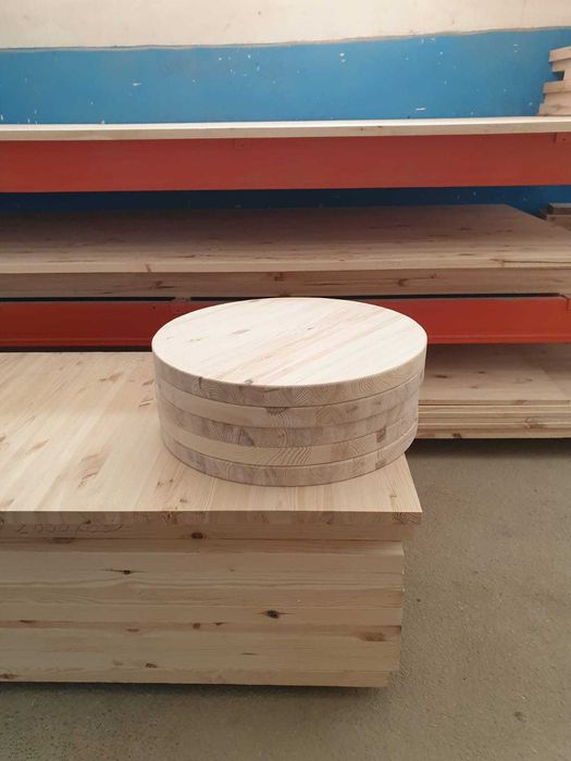 Blat din lemn de pin lamela continua. Grosimi 20 mm, 30 mm, 43 mm.