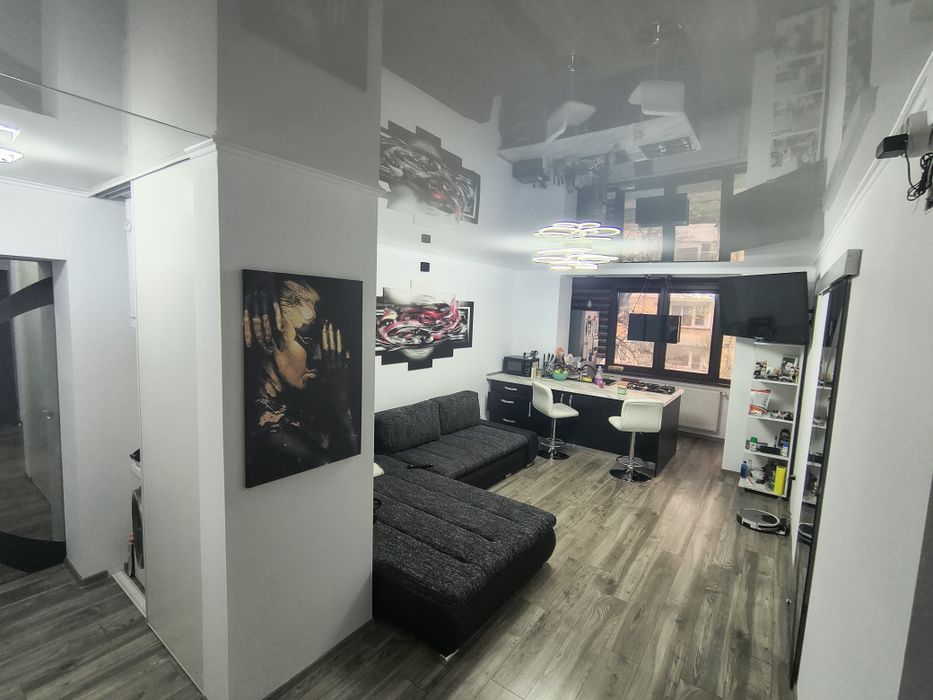 Vând apartament 3 camere