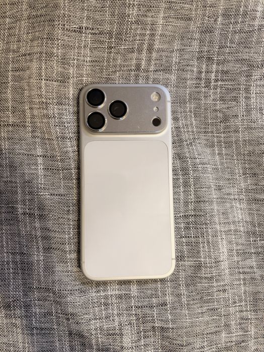 17 pro max като нов!256gb