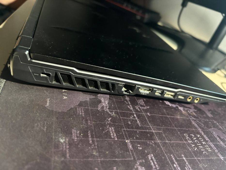 Laptop Gaming MSI Alpha 15 – Ryzen 7, RX 5500M 4GB, 32GB RAM, 144H