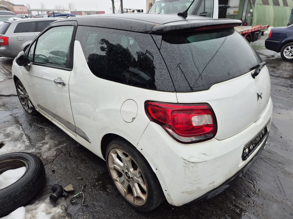 Dezmembram  Citroen  DS3 2011 1.4 benzina 5F04 Manual