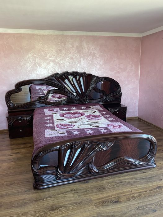 Mobila completa - pat + noptiere, dulap, comoda + oglinda