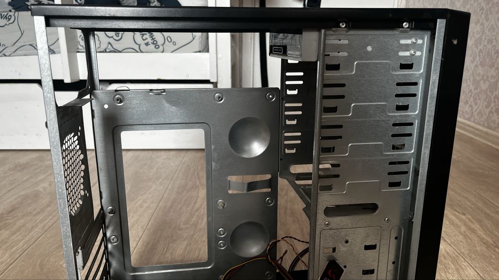 Отдам 2 корпусаа