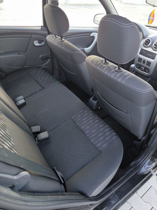 Vând Dacia Sandero Laureate 1.2 16V Black Line by Renault 2011 benzina