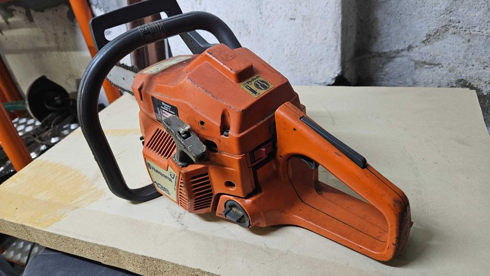 Drujba Husqvarna 136 pentru piese de schimb