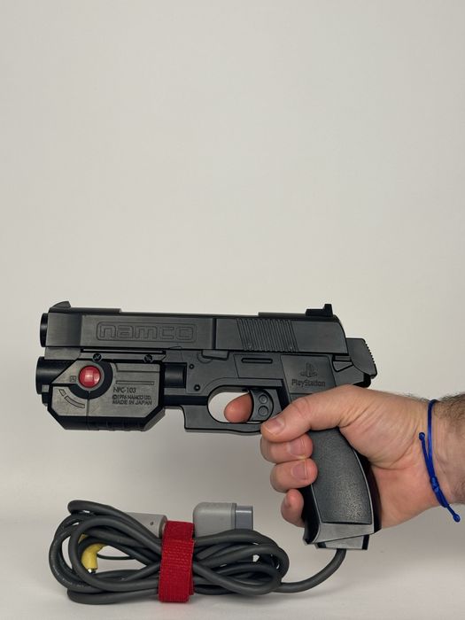 Продавам пистолет за PlayStation Move