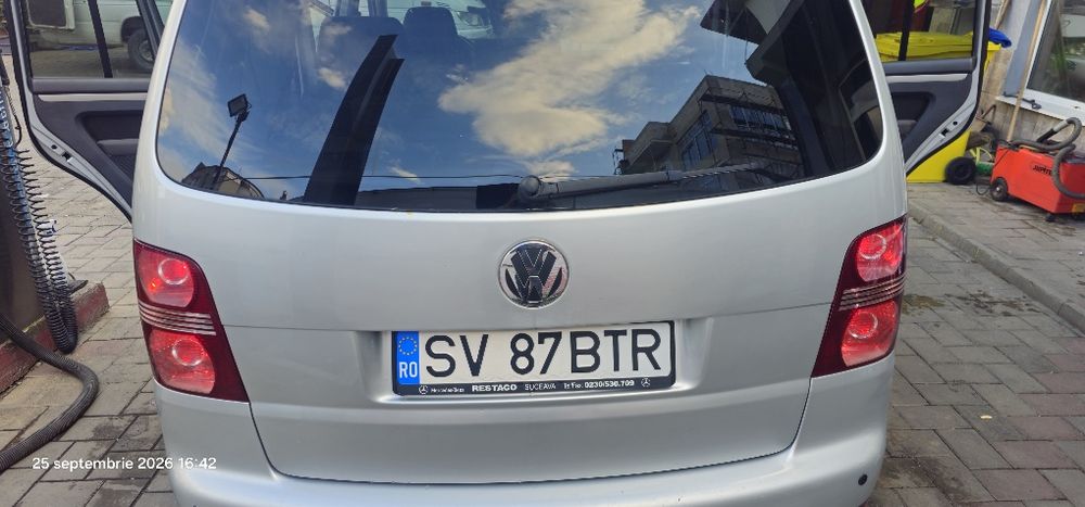 VOLKSWAGEN Touran 0 — imagine 3