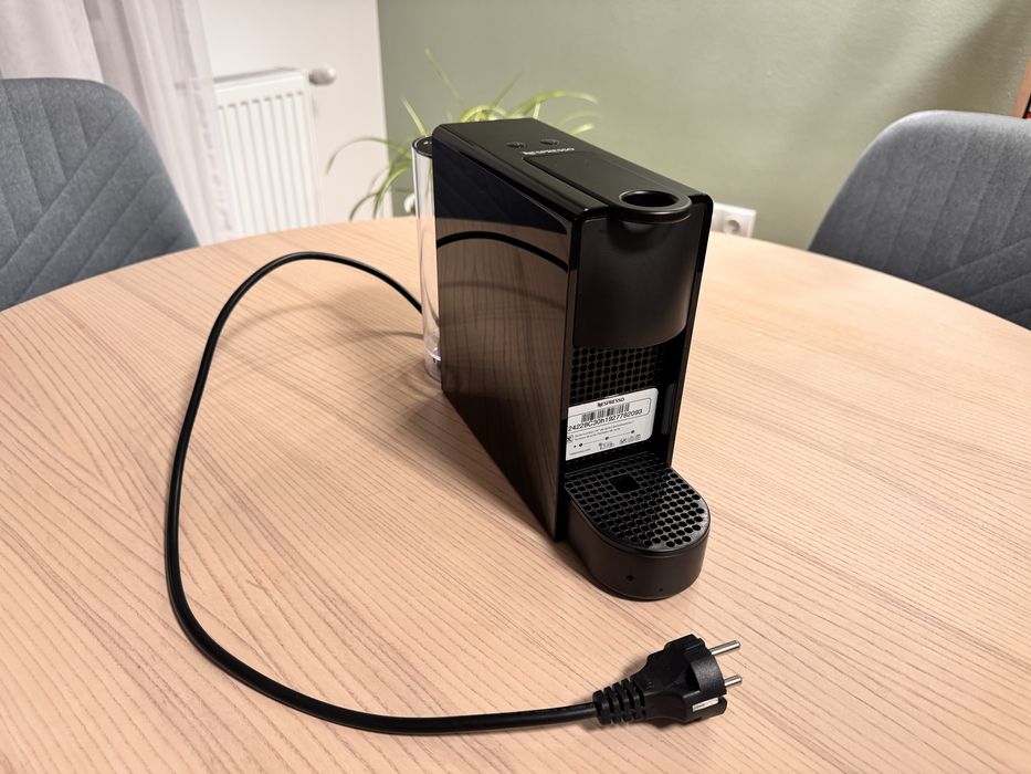 Aparat de cafea KRUPS Essenza Mini C30 capsule Nespresso