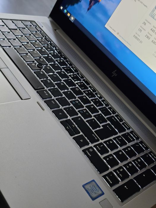Laptop HP i7-8665  8Gb 256 SSD