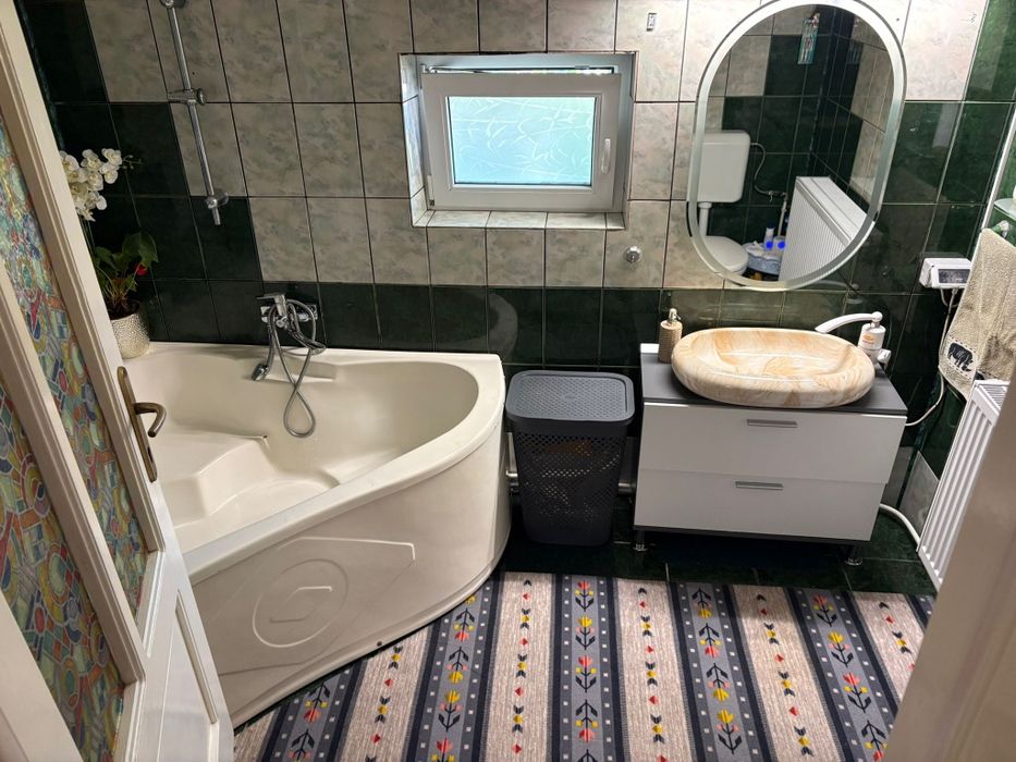 Casa cu teren și anexe