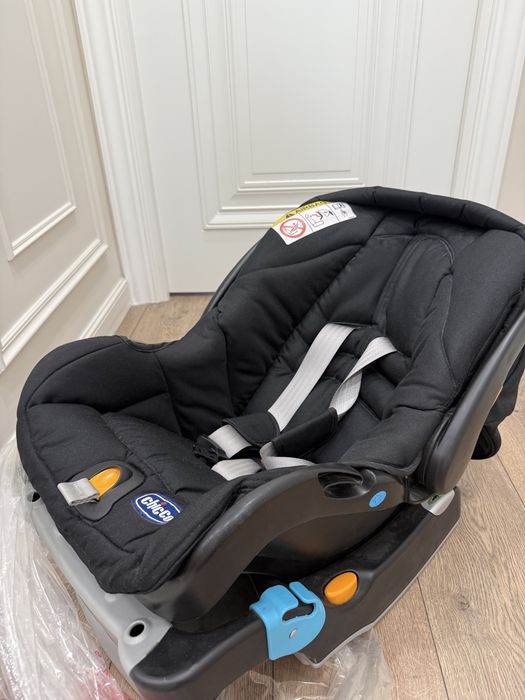 Продам автолюльку chicco