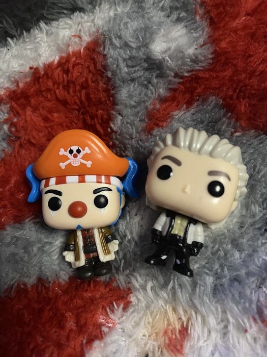 Обмен или продам фигурки kinder joy One piece