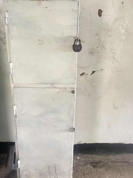 продаю сейф огромный