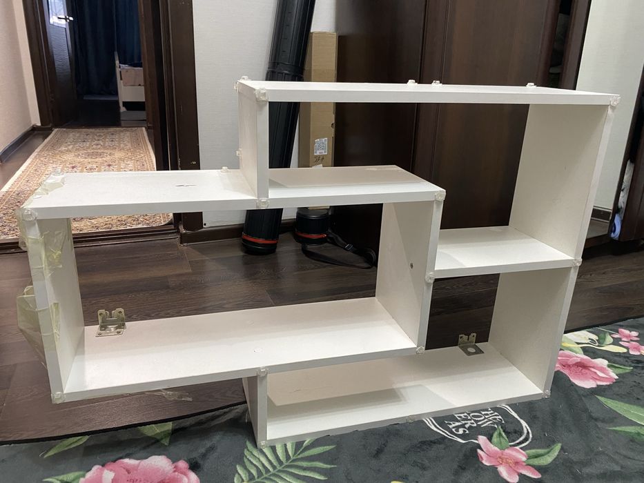 Компьютерный стол с полкой