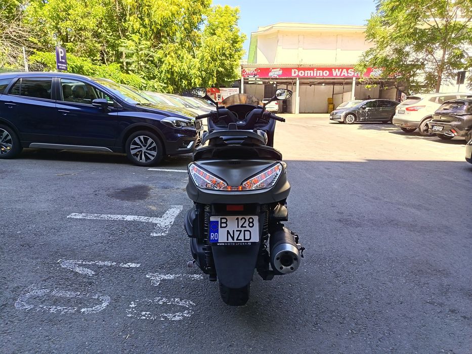 Vând Yamaha majesty