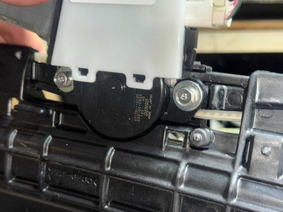 Люк Highlander (2012)