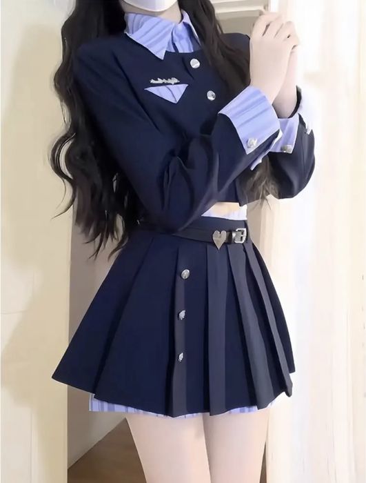 Продам костюм корейский