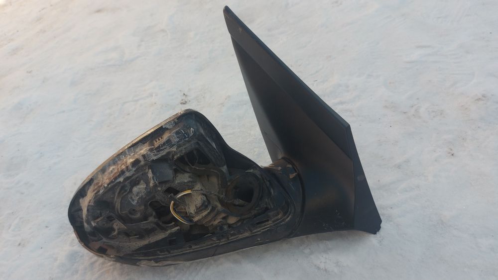 Продам боковое зеркало