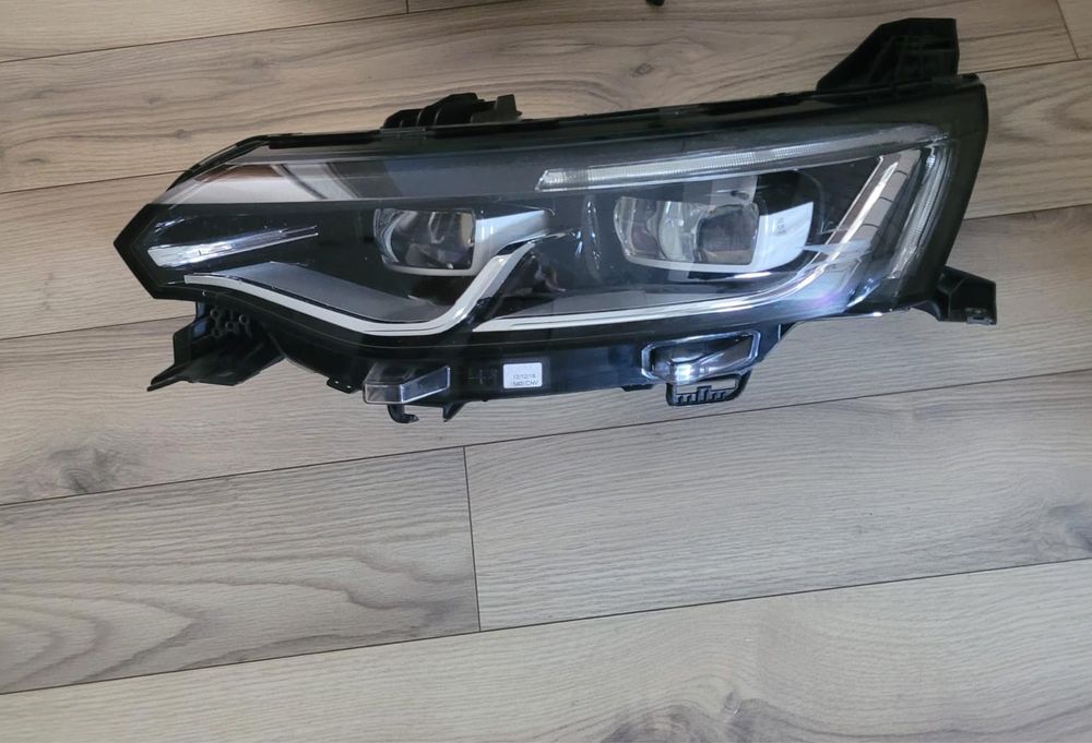 Far stanga Renault Talisman