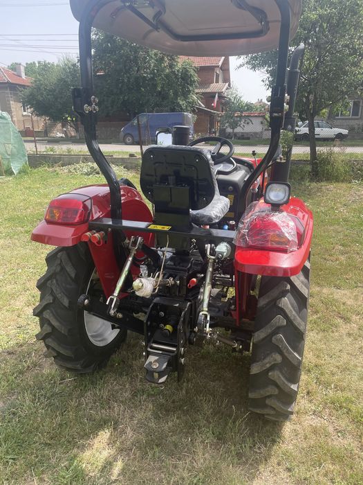 Трактора вече е регистриран ,  нов . ГО, ГТП, 25 к.с.  4х4 ,фреза