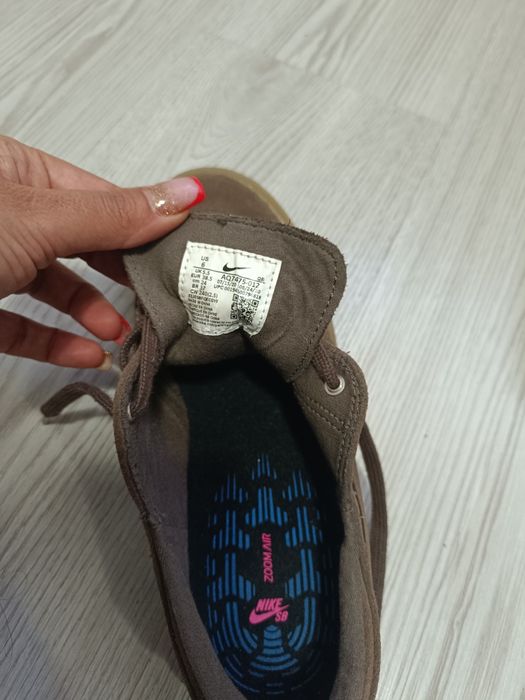 Teneasi Nike Janoski.