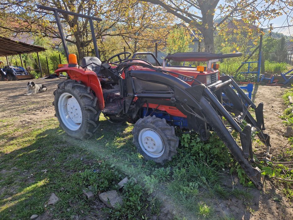 Kubota L1-205 cu încărcător frontal