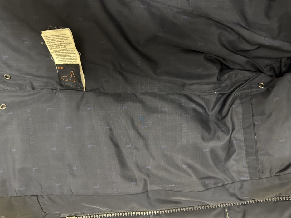 Пуховик Trussardi. Размер 50.