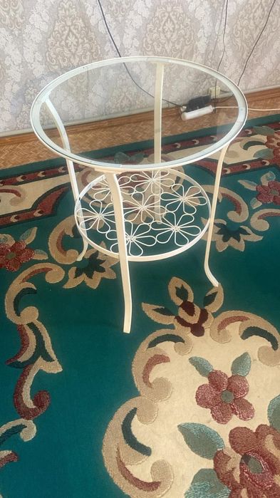 продам столик журнальный