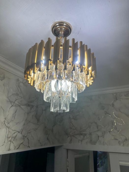 Продается люстра