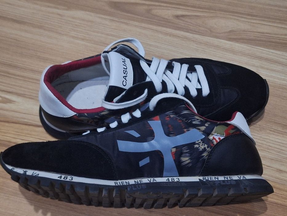 Стильные кроссовки DAGEM