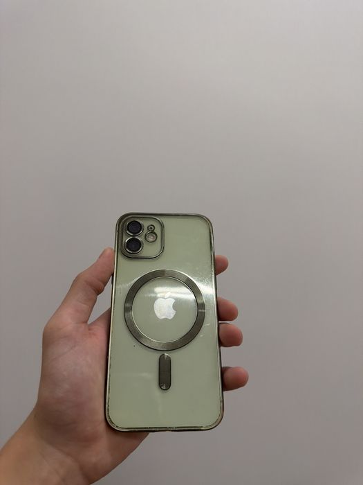 Продаю Iphone 12