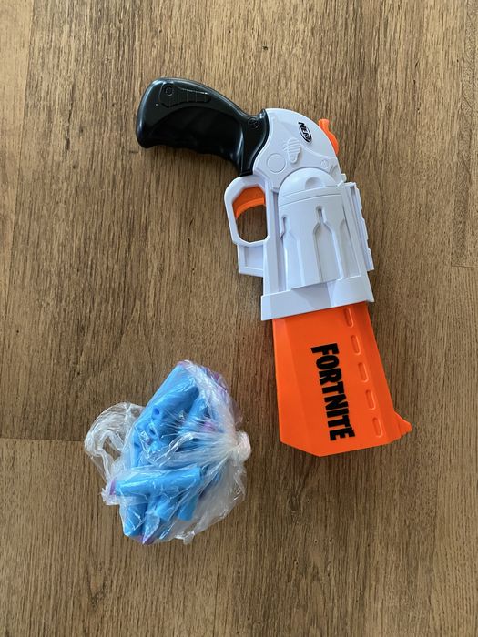 Продавам Фортнайт Нърфове