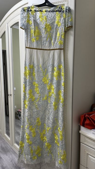 Платье вечернее.