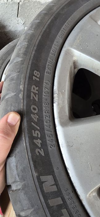 Гуми 4бр 245/40/18 - 1бр  - 199лв